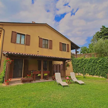 Charming Tradition Farmhouse In Umbria Valfabbrica